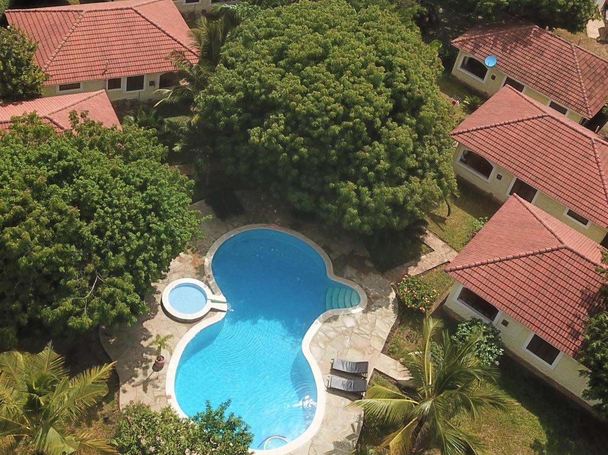 Safina Cottages Diani Beach Exterior photo
