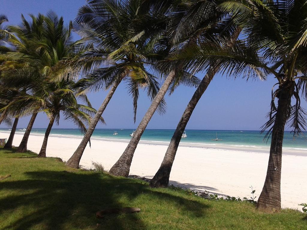 Safina Cottages Diani Beach Room photo
